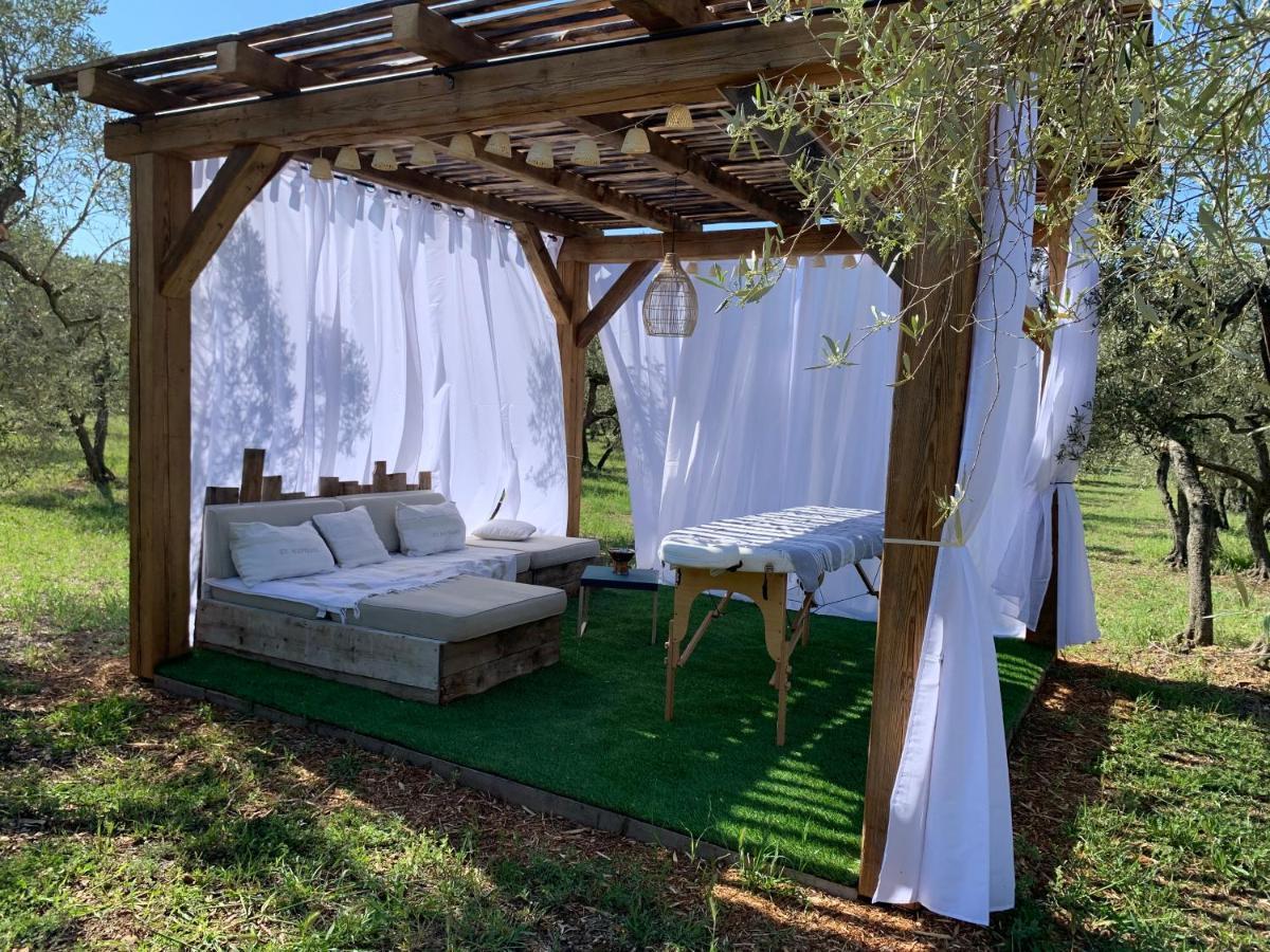 La Bergerie De Cigalon Bed and Breakfast Mouries Kamer foto